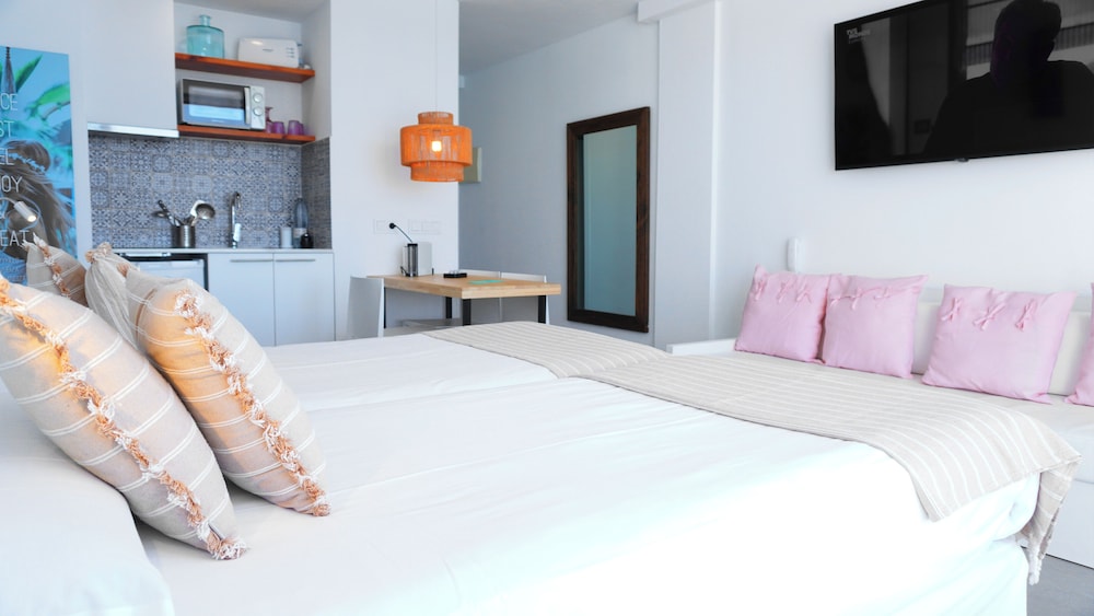 Napoli - San Antonio de Portmany, Ibiza - Apartamentos Typic Marina Playa - Adults Only
Napoli - San Antonio de Portmany, Ibiza - Apartamentos Typic Marina Playa - Adults Only