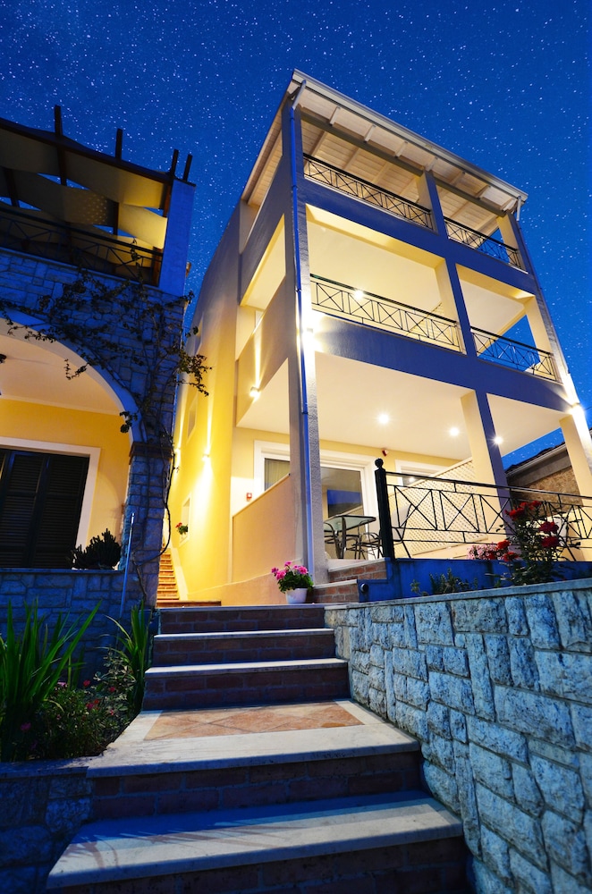 Roma - Vasilikí - Meltemi Studios