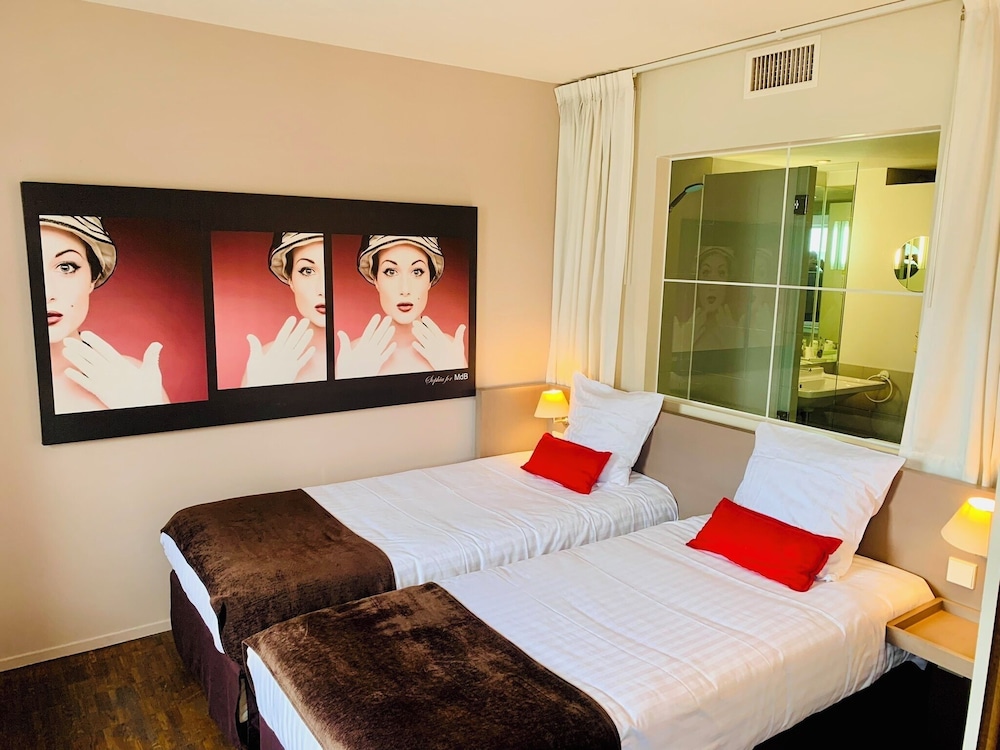Reggio Calabria - Paris Charles de Gaulle - Standing Hotel Suites by Actisource
Reggio Calabria - Paris Charles de Gaulle - Standing Hotel Suites by Actisource