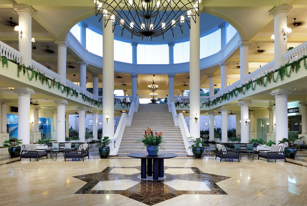 Milano - Lucea - The Signature Level At Grand Palladium Lady Hamilton Resort & Spa
Milano - Lucea - The Signature Level At Grand Palladium Lady Hamilton Resort & Spa