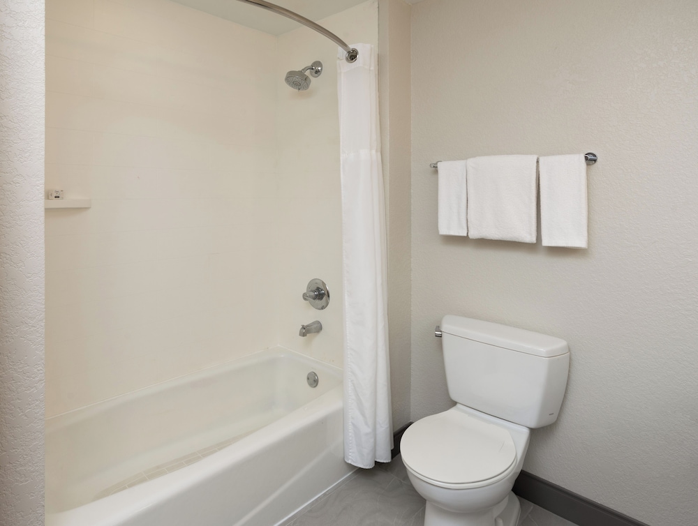 Milano - South Miami - Holiday Inn Express Miami Airport-Blue Lagoon Area, an IHG Hotel
Milano - South Miami - Holiday Inn Express Miami Airport-Blue Lagoon Area, an IHG Hotel