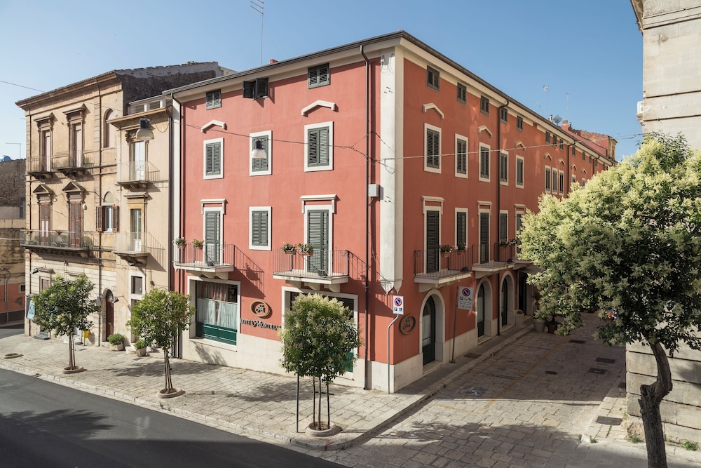 Milano - Sicilia Est - Catania, Taormina, Siracusa, Noto, Mare Italia - Hotel Montreal
Milano - Sicilia Est - Catania, Taormina, Siracusa, Noto, Mare Italia - Hotel Montreal