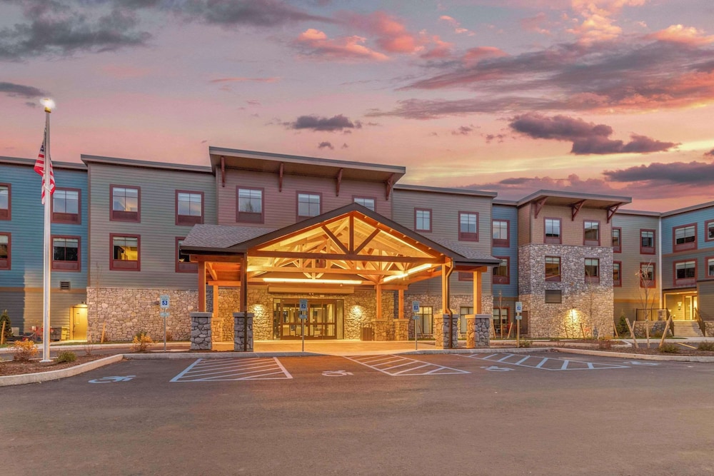Bologna - Lake Placid (NY) - Cambria Hotel Lake Placid - Lakeside Resort
Bologna - Lake Placid (NY) - Cambria Hotel Lake Placid - Lakeside Resort