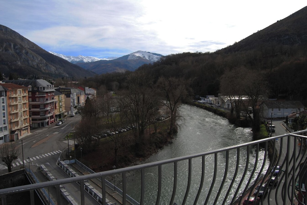 Bari - Alti Pirenei - Hautes-Pyrénées, Francia - Adonis Lourdes - Notre Dame de la Sarte
Bari - Alti Pirenei - Hautes-Pyrénées, Francia - Adonis Lourdes - Notre Dame de la Sarte
