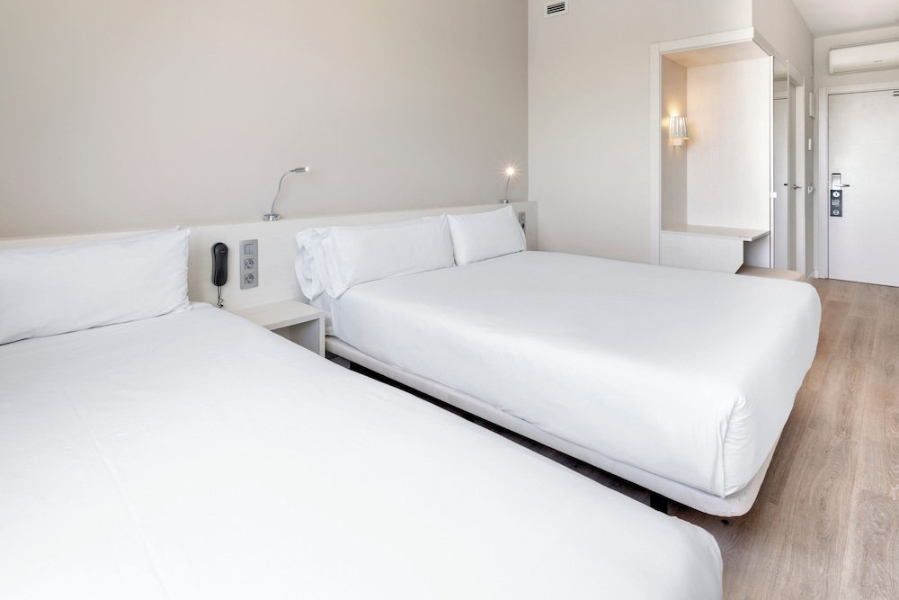 Verona - Costa Barcelona, Spagna - B&B HOTEL Barcelona Viladecans
Verona - Costa Barcelona, Spagna - B&B HOTEL Barcelona Viladecans