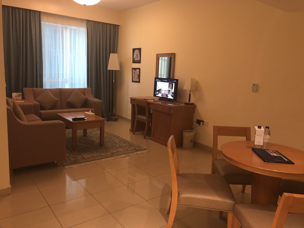 Venezia - Sharjah - Golden Tulip Sharjah
Venezia - Sharjah - Golden Tulip Sharjah