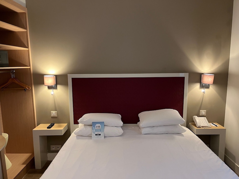 Roma - Montreuil (Ile-de-France) - Kyriad Paris 18 - Porte de Clignancourt - Montmartre
Roma - Montreuil (Ile-de-France) - Kyriad Paris 18 - Porte de Clignancourt - Montmartre