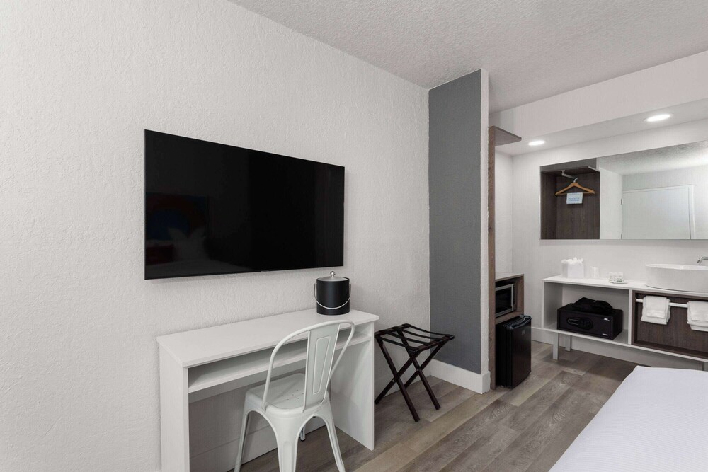 Catania - Orlando (FL) - Developer Inn Express Fundamental, a Travelodge by Wyndham
Catania - Orlando (FL) - Developer Inn Express Fundamental, a Travelodge by Wyndham