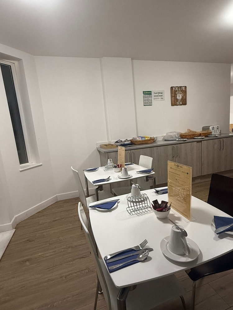 Torino - Londra, Aeroporto di London Gatwick - Trivelles Gatwick Hotel & airport Parking
Torino - Londra, Aeroporto di London Gatwick - Trivelles Gatwick Hotel & airport Parking