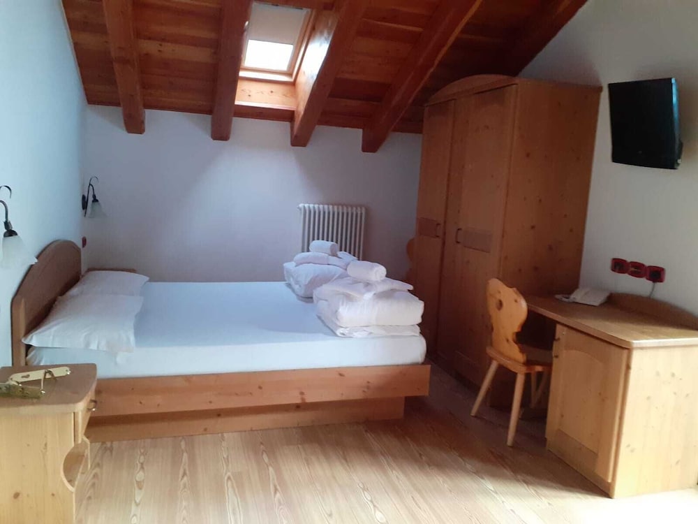 Milano - Folgarida - Hotel Dal Bracconiere