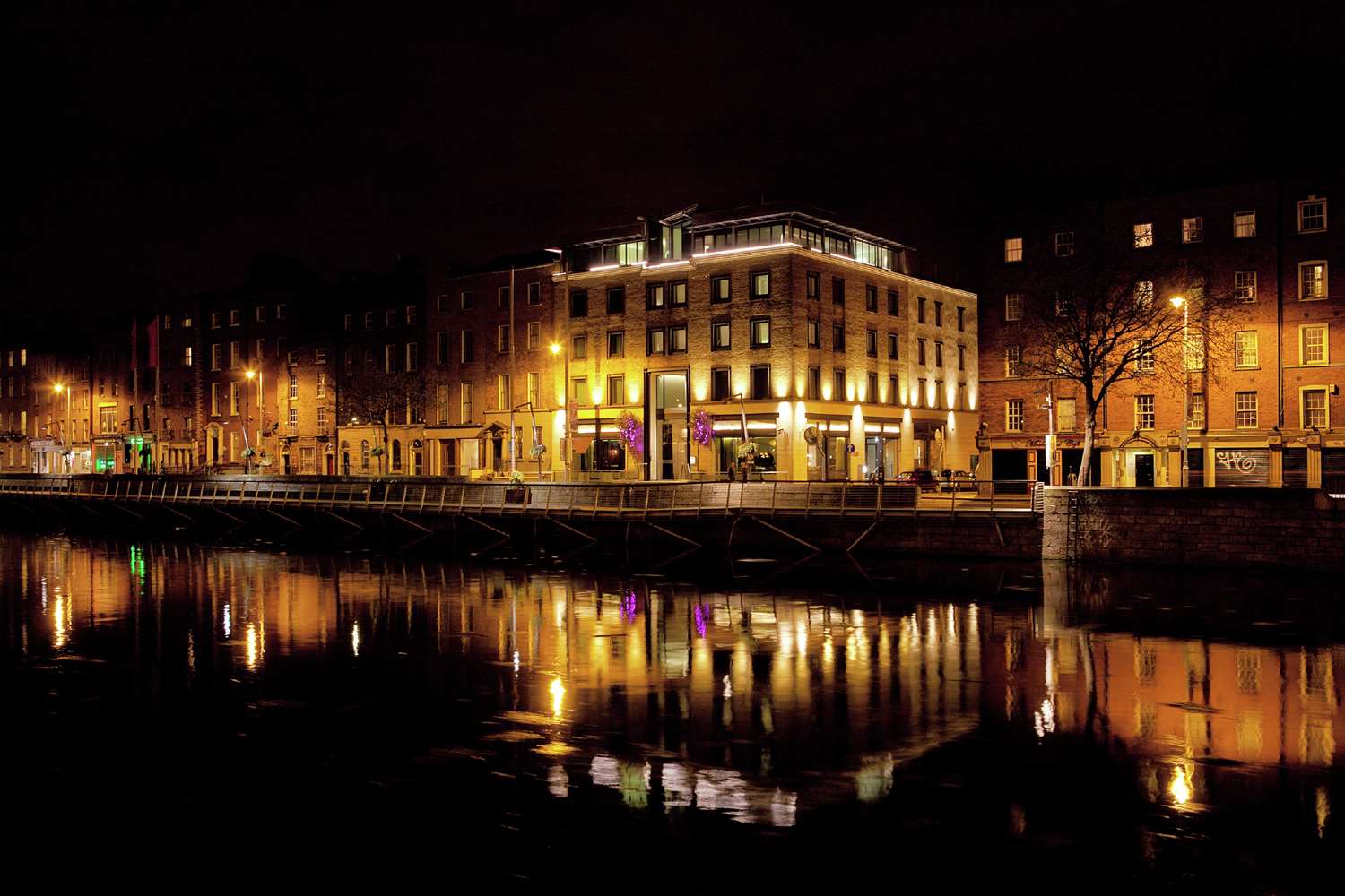 Bologna - Dublino - The Morrison Dublin, Curio Collection by Hilton
Bologna - Dublino - The Morrison Dublin, Curio Collection by Hilton