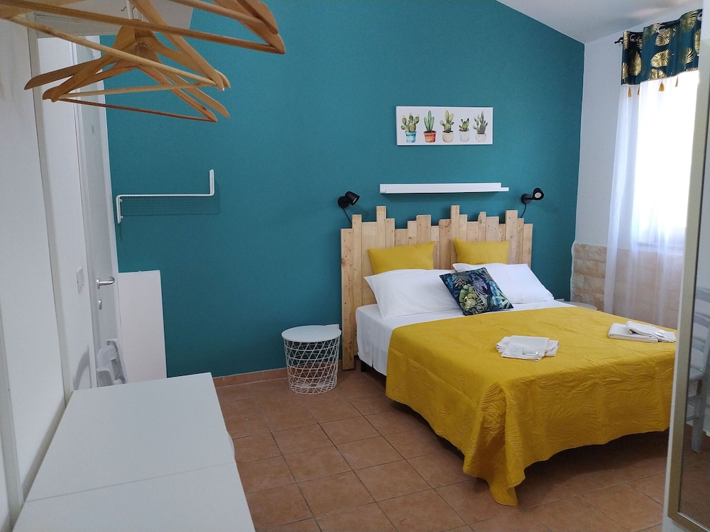 Catania - Sardegna Nord - Alghero, Stintino e Castelsardo, Mare Italia - Guesthouse Pintadera
Catania - Sardegna Nord - Alghero, Stintino e Castelsardo, Mare Italia - Guesthouse Pintadera