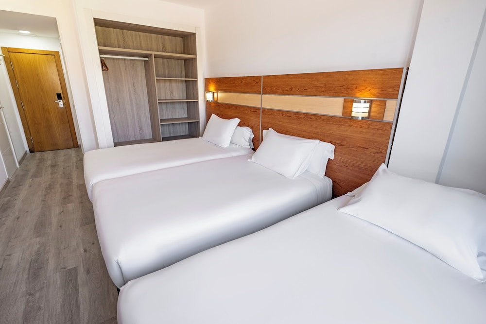 Roma - Santiago de Compostela - Hotel Faranda Los Tilos, Ascend Hotel Collection
Roma - Santiago de Compostela - Hotel Faranda Los Tilos, Ascend Hotel Collection
