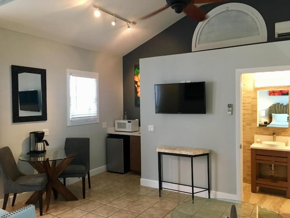 Milano - Key West - Douglas House
Milano - Key West - Douglas House