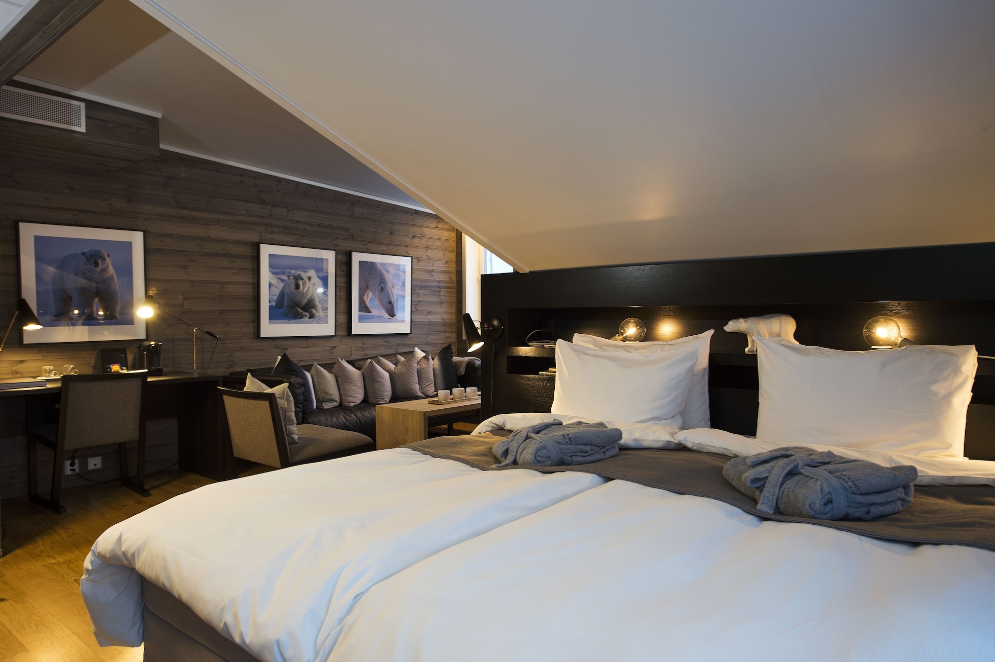 Milano - Longyearbyen - Svalbard Hotel