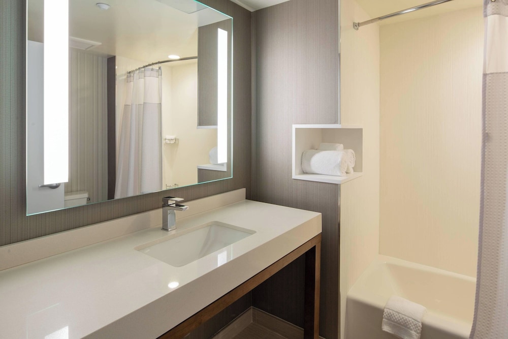 Milano - Jamaica (NY) - Courtyard by Marriott New York Queens/Fresh Meadows
Milano - Jamaica (NY) - Courtyard by Marriott New York Queens/Fresh Meadows