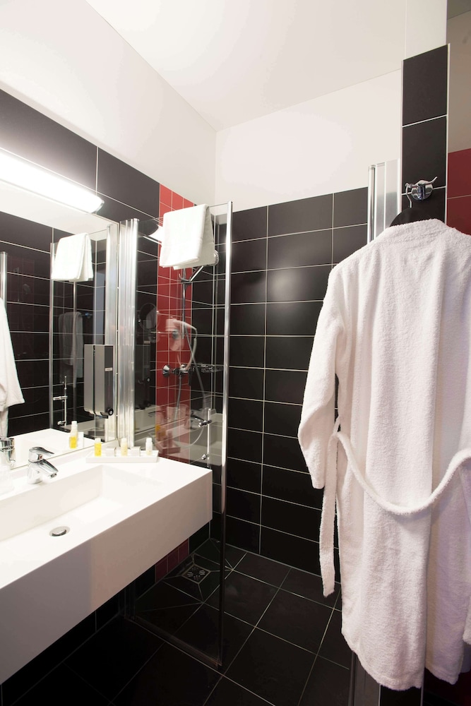 Bari - Vienna, Aeroporto Internazionale di Vienna - Best Western Plus Amedia Wien
Bari - Vienna, Aeroporto Internazionale di Vienna - Best Western Plus Amedia Wien