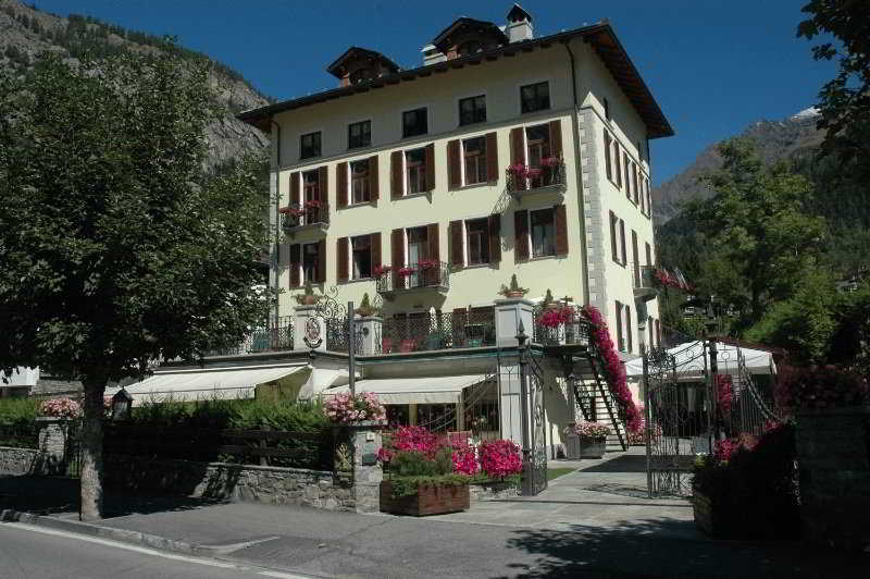 Roma - Valle d'Aosta, Montagna Italia - Villa Novecento Romantic Hotel - Estella Hotel Collection & Experience
Roma - Valle d'Aosta, Montagna Italia - Villa Novecento Romantic Hotel - Estella Hotel Collection & Experience
