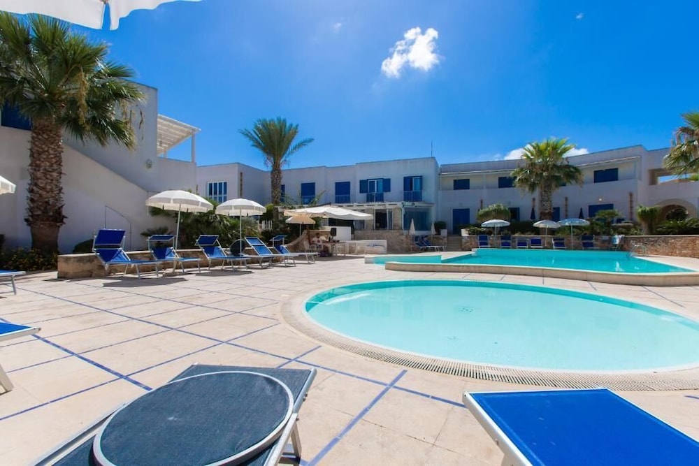 Brindisi - Sicilia Ovest - Palermo, Cefalù,Trapani, San Vito, Mare Italia - Resort Cala La Luna
Brindisi - Sicilia Ovest - Palermo, Cefalù,Trapani, San Vito, Mare Italia - Resort Cala La Luna