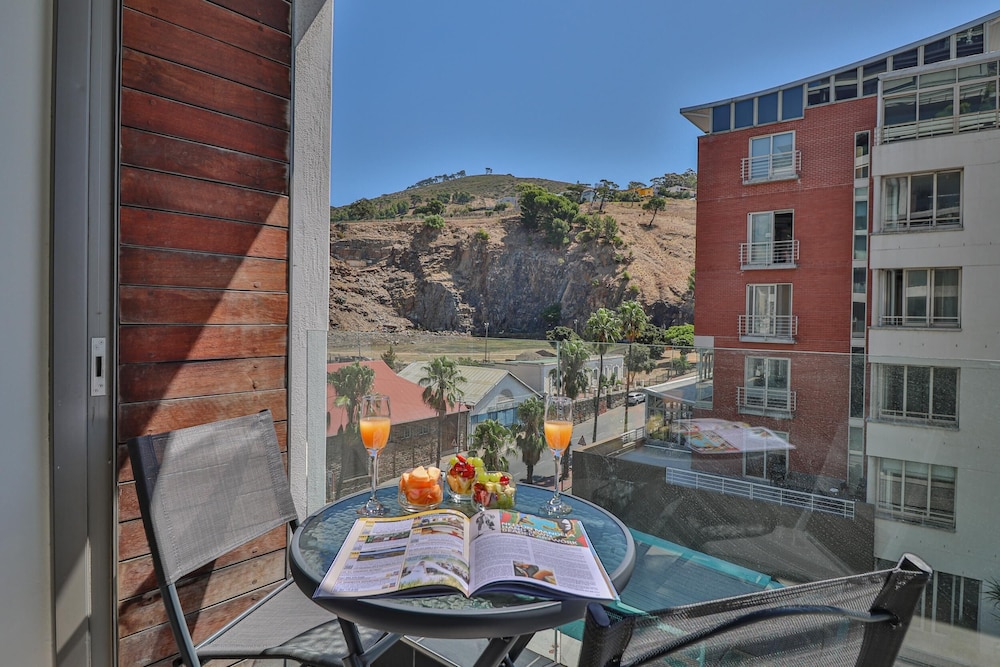 Milano - Città del Capo, Sudafrica - The Capital Mirage
Milano - Città del Capo, Sudafrica - The Capital Mirage