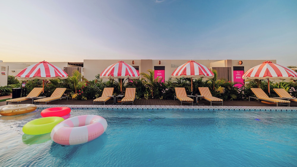Roma - Palm Beach - Privada Stays - Private Pools & Colorful-Chic Boutique Hotel
Roma - Palm Beach - Privada Stays - Private Pools & Colorful-Chic Boutique Hotel