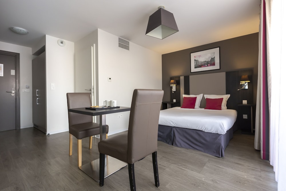 Roma - Houssen - Appart Hotel Odalys City Colmar La Rose d'Argent
Roma - Houssen - Appart Hotel Odalys City Colmar La Rose d'Argent
