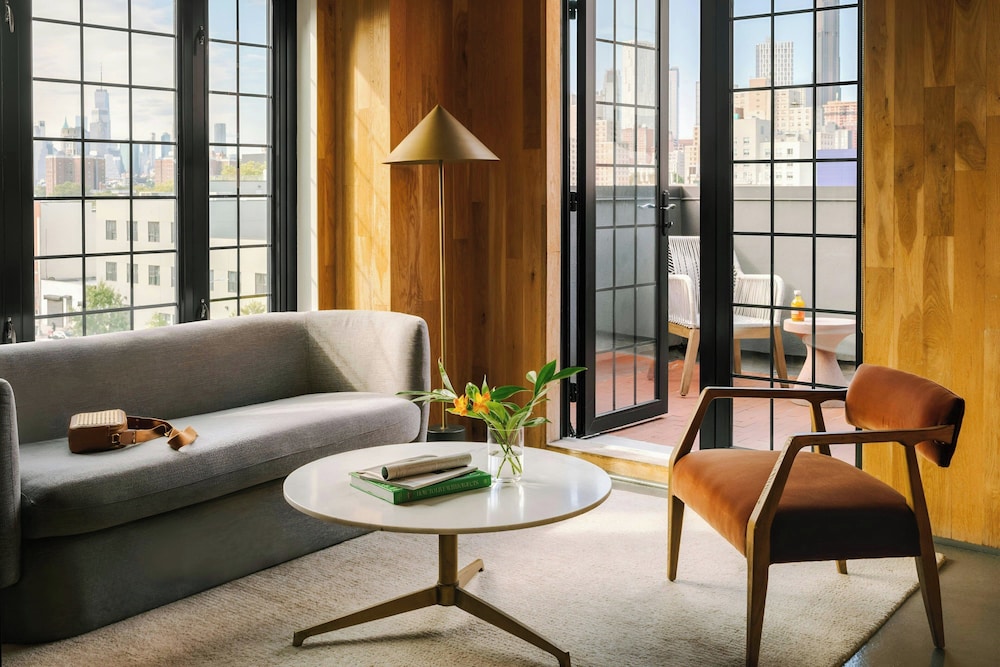 Milano - Brooklyn (NY) - The Industrialist Hotel Gowanus Brooklyn, Sonder by Marriott Bonvoy
Milano - Brooklyn (NY) - The Industrialist Hotel Gowanus Brooklyn, Sonder by Marriott Bonvoy