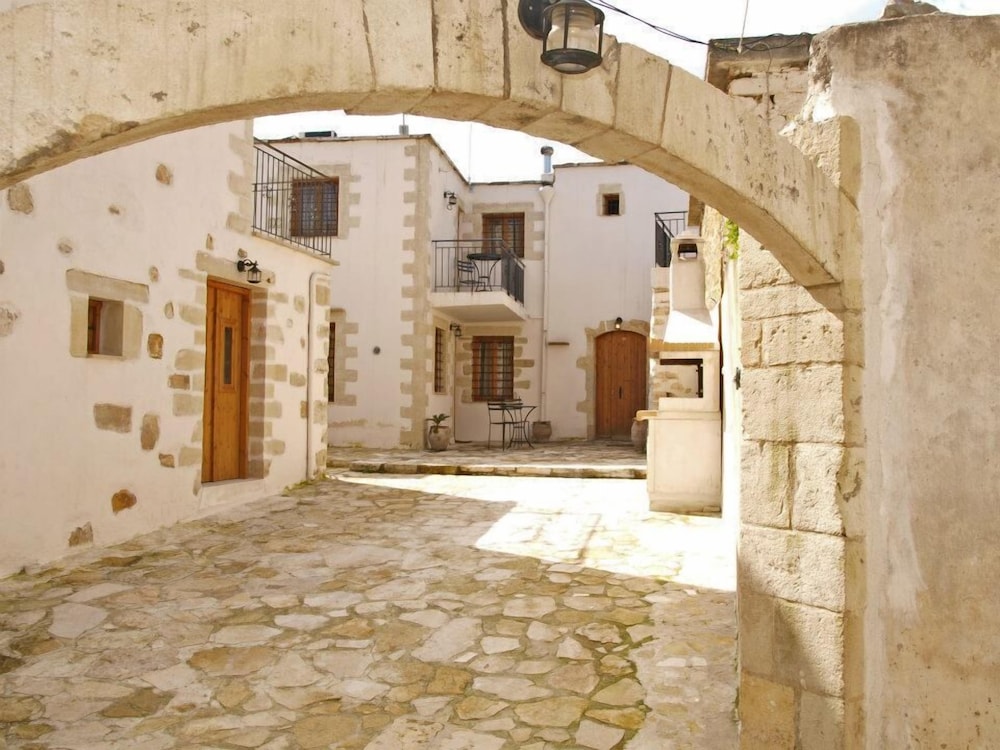 Milano - Creta Ovest - Chania, Grecia - Vafes Traditional Stone Houses
Milano - Creta Ovest - Chania, Grecia - Vafes Traditional Stone Houses