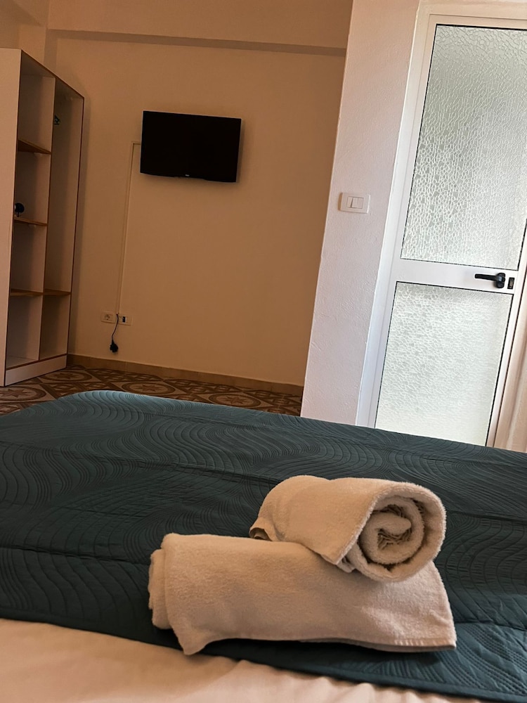 Pisa - Durrës - Lion Hotel