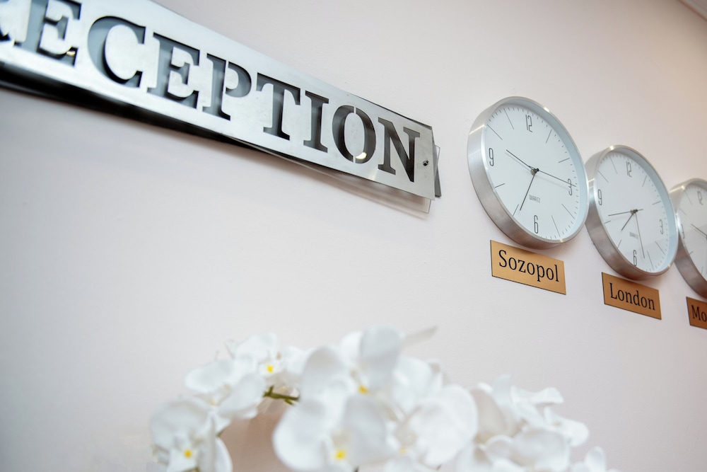 Milano - Sozopol - Семеен хотел Амон Ра
Milano - Sozopol - Семеен хотел Амон Ра