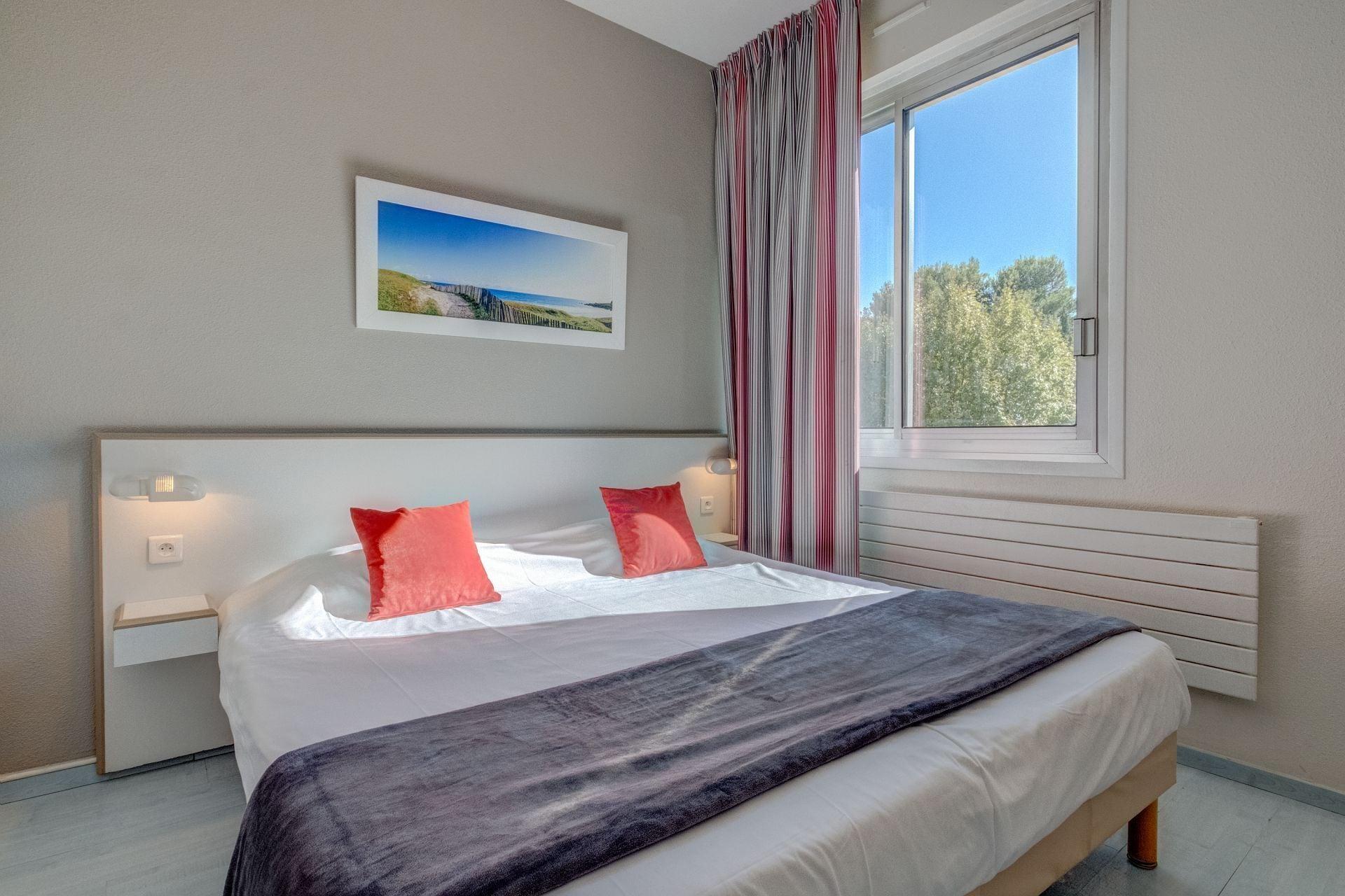 Napoli - Saint-Raphaël - Hôtel Méditerranée - Port-Fréjus 
Napoli - Saint-Raphaël - Hôtel Méditerranée - Port-Fréjus