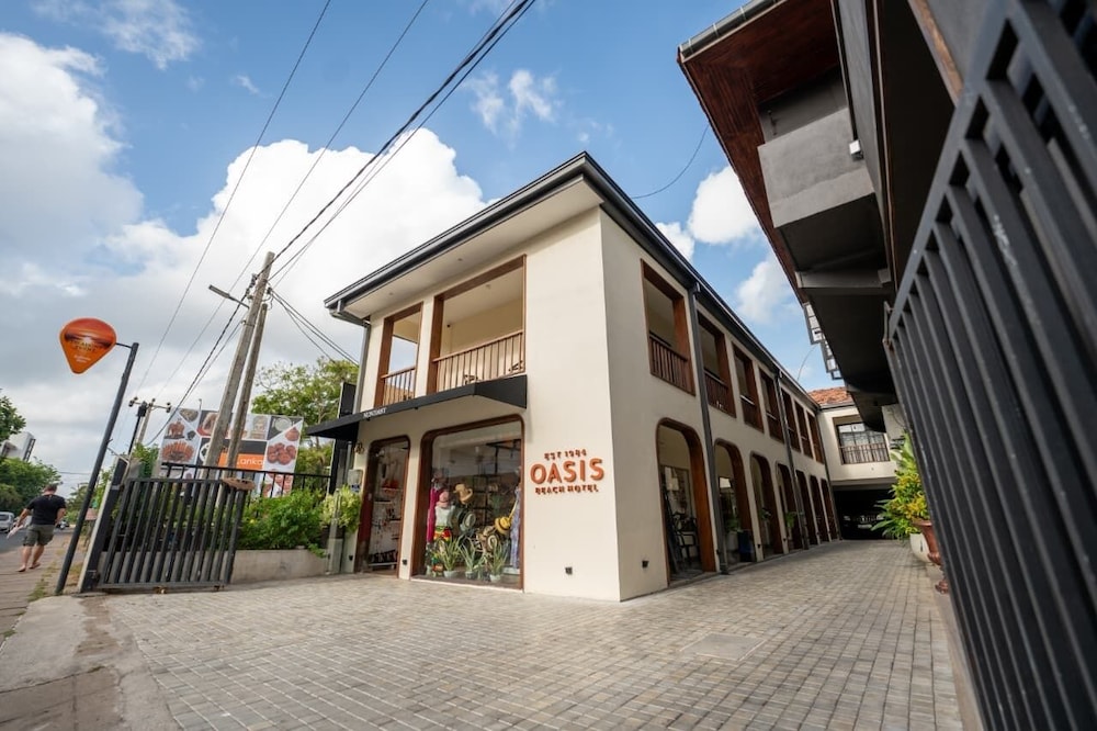 Milano - Negombo - Oasis Beach Negombo
Milano - Negombo - Oasis Beach Negombo