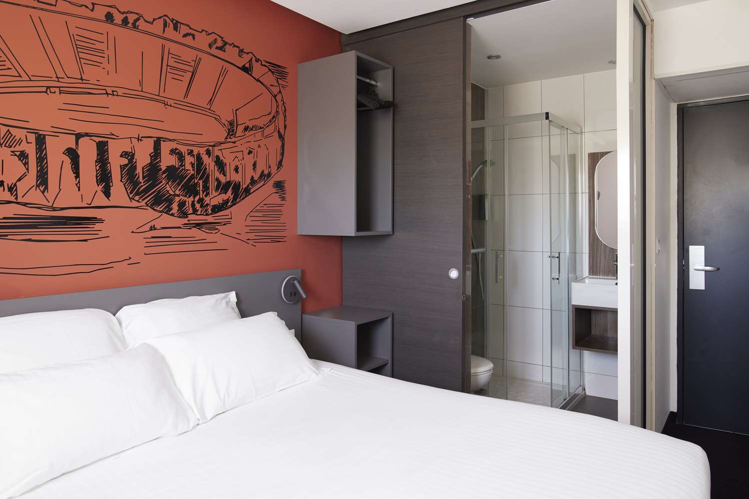 Roma - Saint-Raphaël - Hôtel restaurant Kyriad Fréjus 
Roma - Saint-Raphaël - Hôtel restaurant Kyriad Fréjus