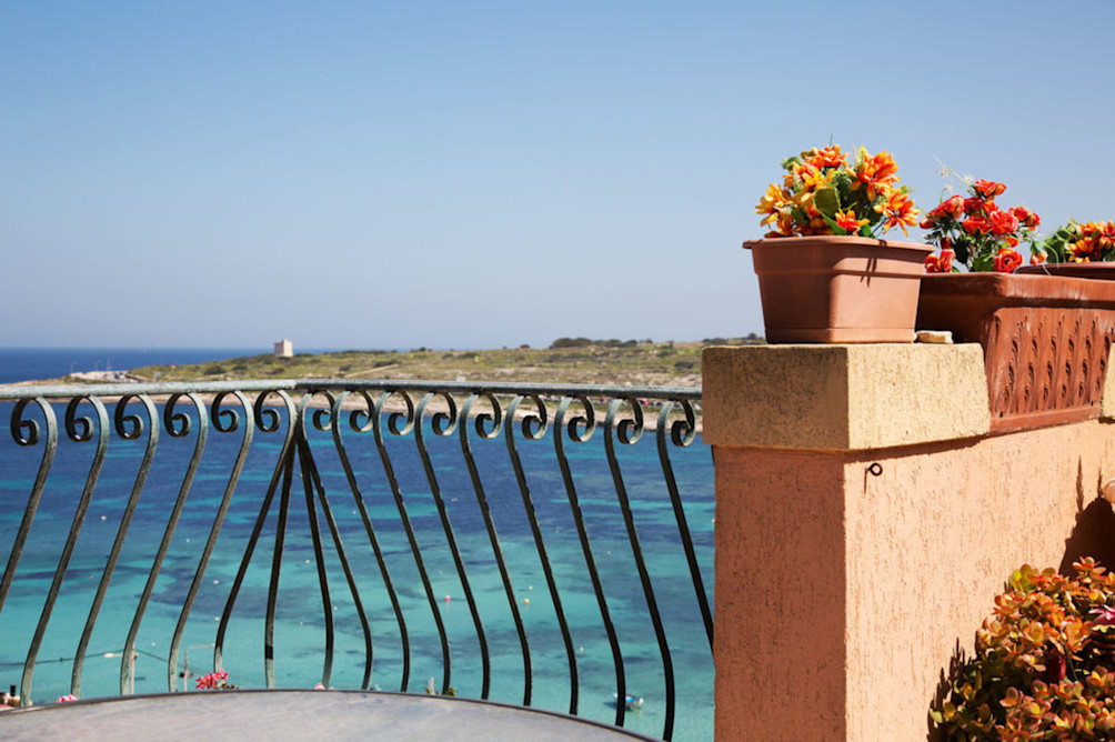 WHITE DOLPHIN HOLIDAY COMPLEX
WHITE DOLPHIN HOLIDAY COMPLEX