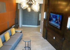 Holiday Inn LONG BEACH AIRPORT by IHG 2