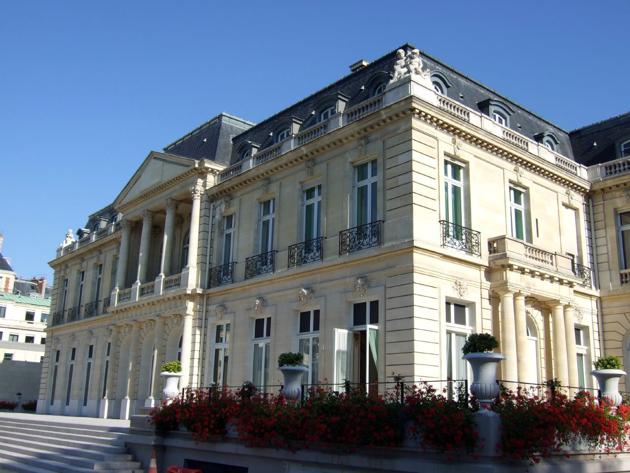 OECD headquarters in Paris Views from in-house: how to investigate and prevent bribery