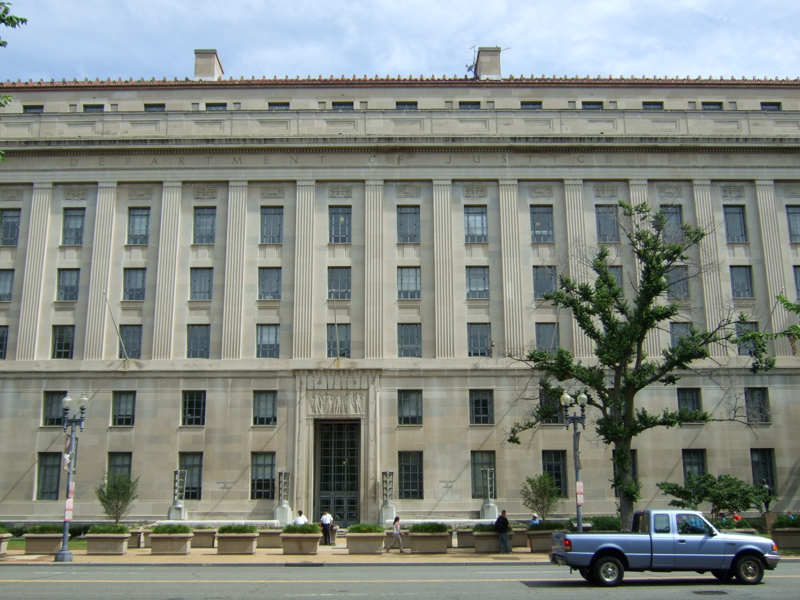 Robert F Kennedy Building in Washington DC (US Department of Justice) Senior prosecutor leaves DOJ’s foreign bribery unit, ex-SEC official joins