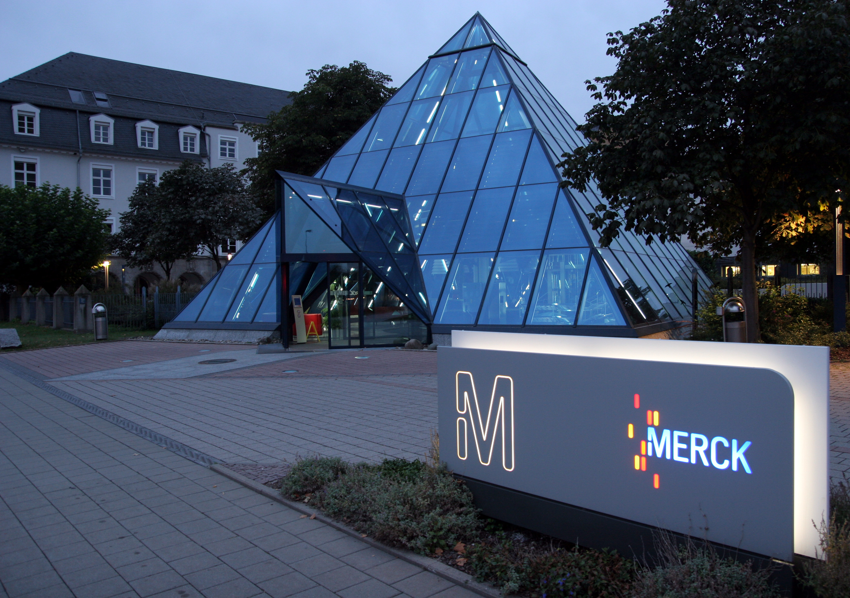 Merck & Co FCPA Docket: Veon searches for compliance chief