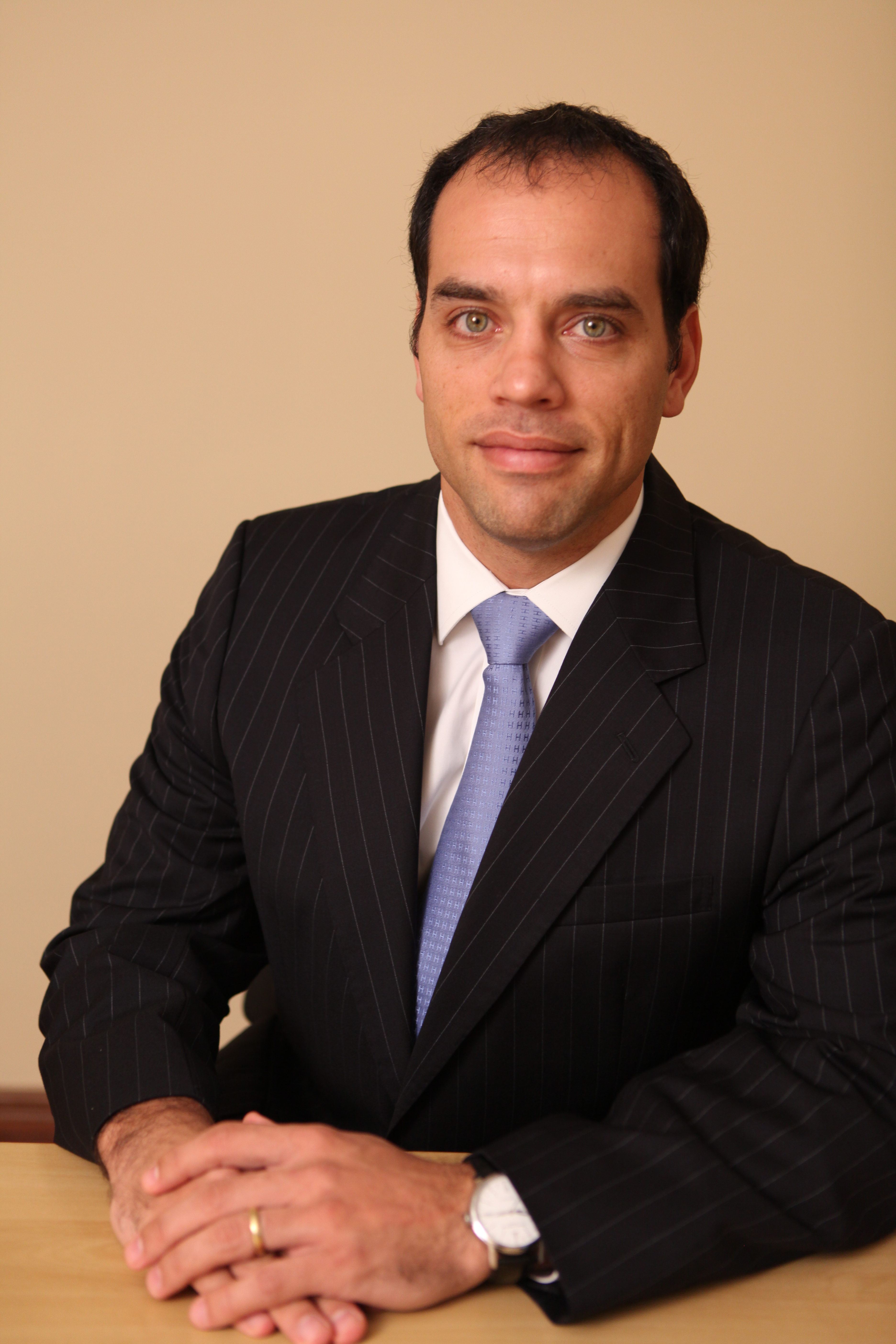 Ferrere drives first IDB bond issue in Paraguay