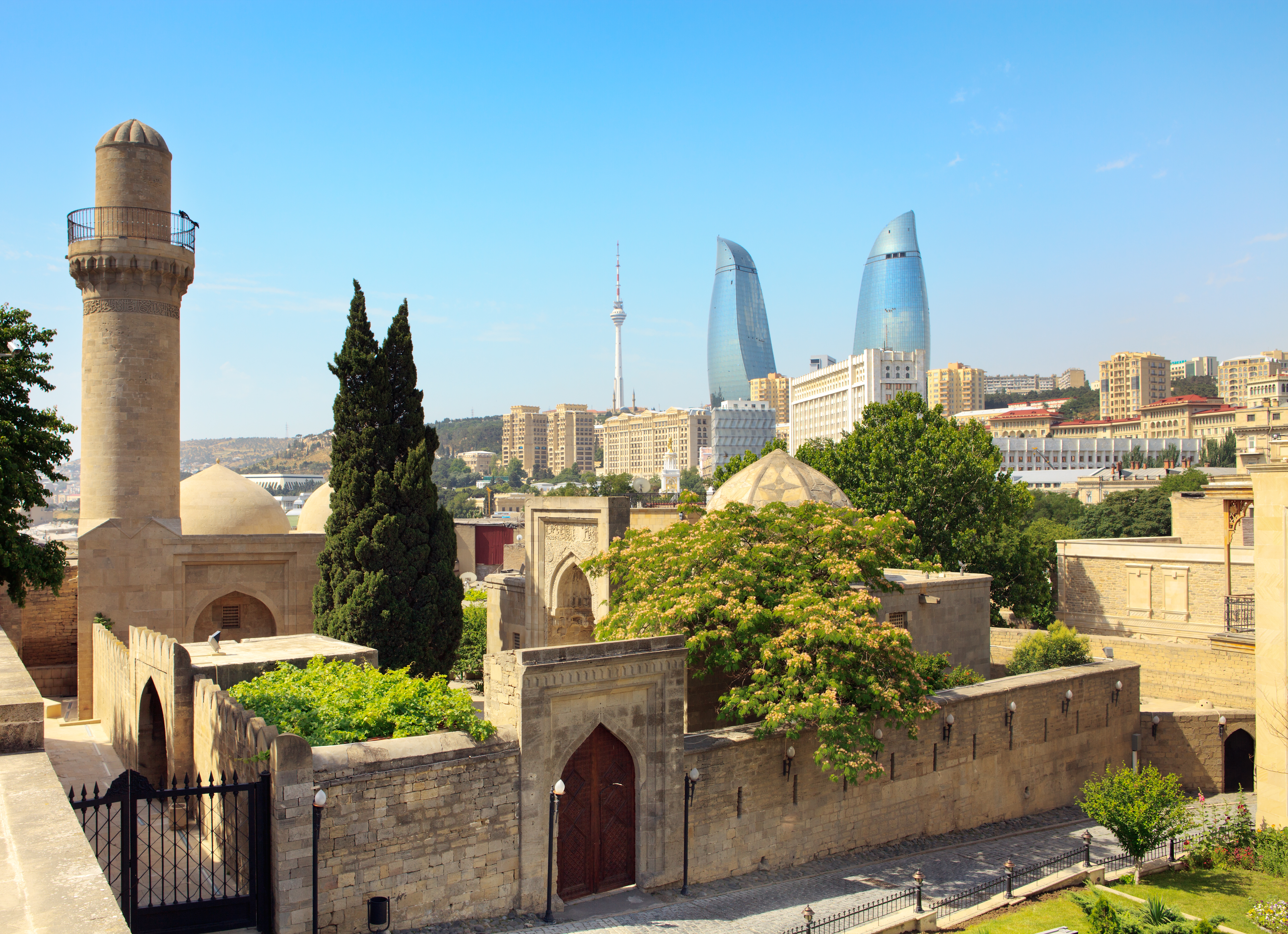 Baku, Azerbaijan English Court lifts moratorium on claims against Azeri bank – but stays creditors from enforcing judgments