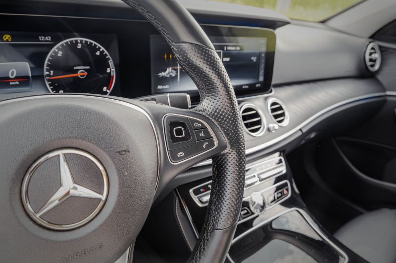 Mercedes E220d T