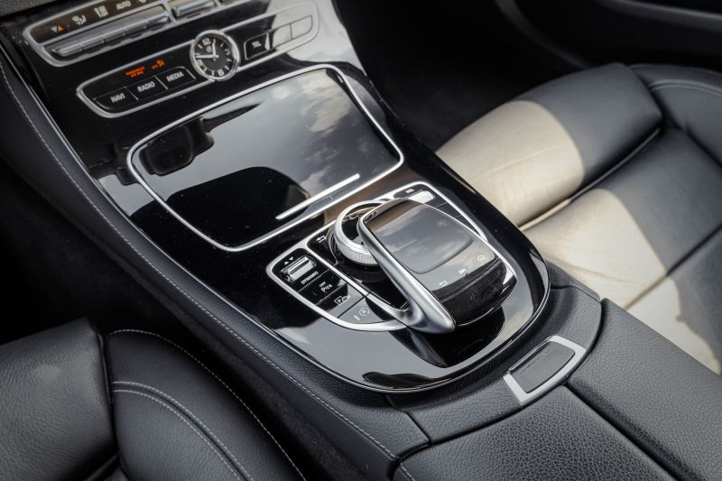 Mercedes E220d T