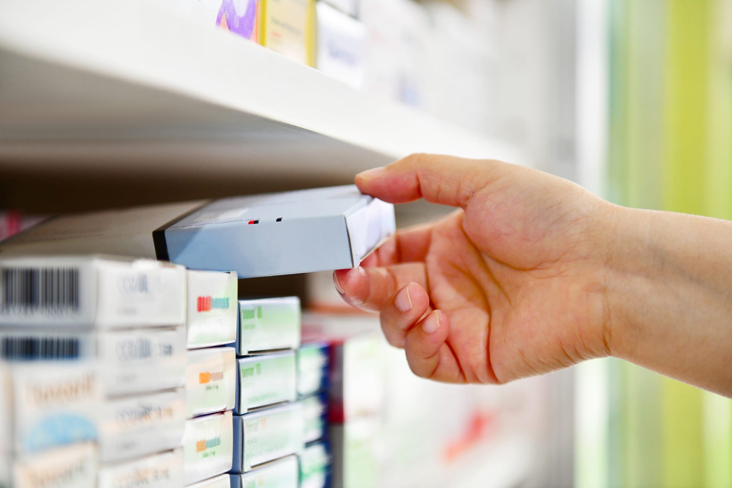 hand shelving medications