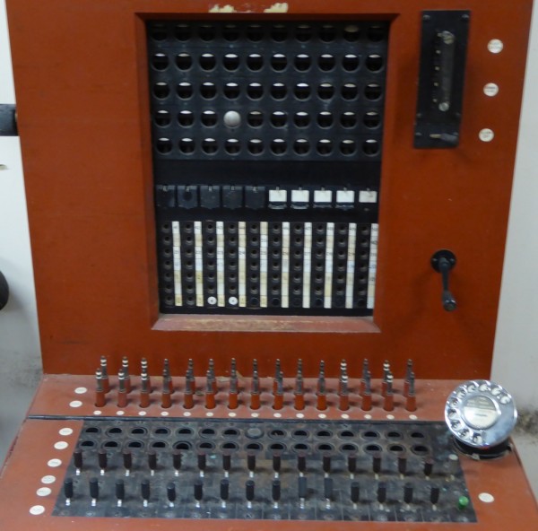 Period manual telephone switchboard | ELECTROPROPS