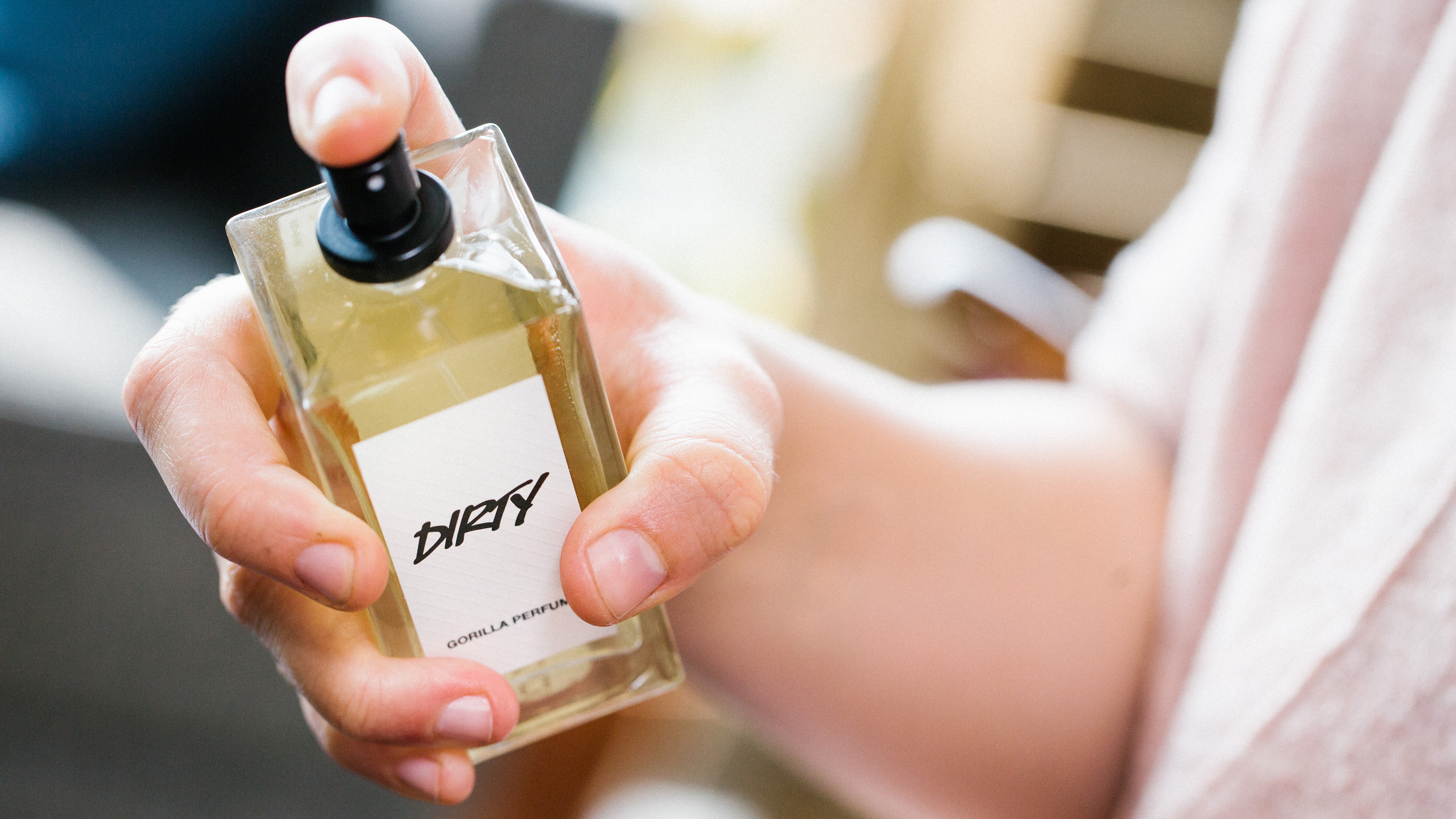 Dirty Unsere Best Smeller Dirty Erfrischende Minze Vegane Perfumes Alle Veganen Produkte Perfumes Fresh Fragrance Herbal Fragrance Alle Dufte Lush Osterreich