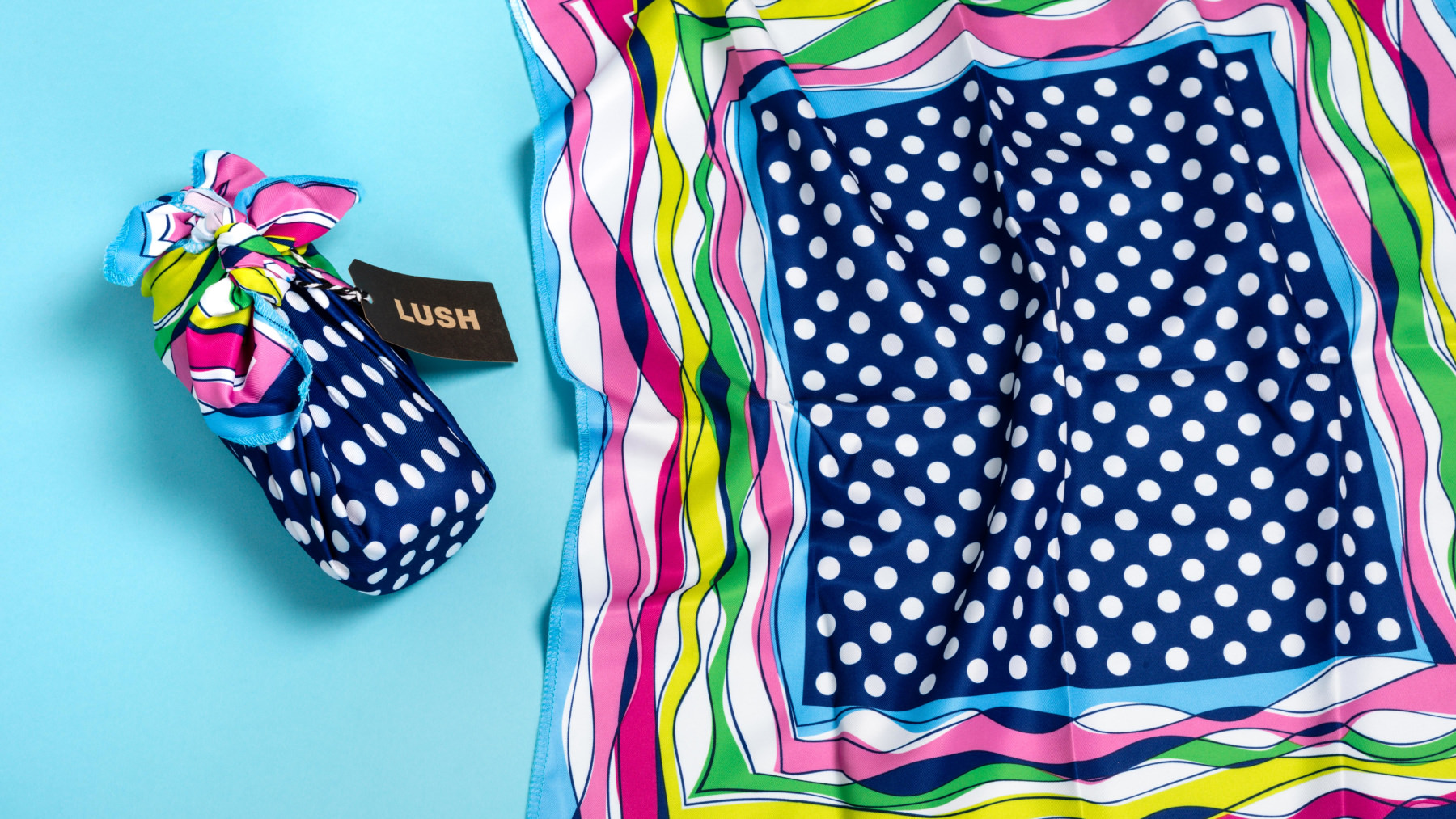 Knot Wrap Anleitung eine einzelne Flasche LUSH Deutschland