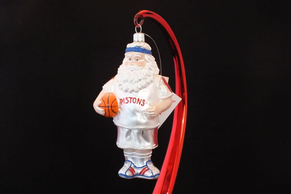 Detroit Pistons Santa
