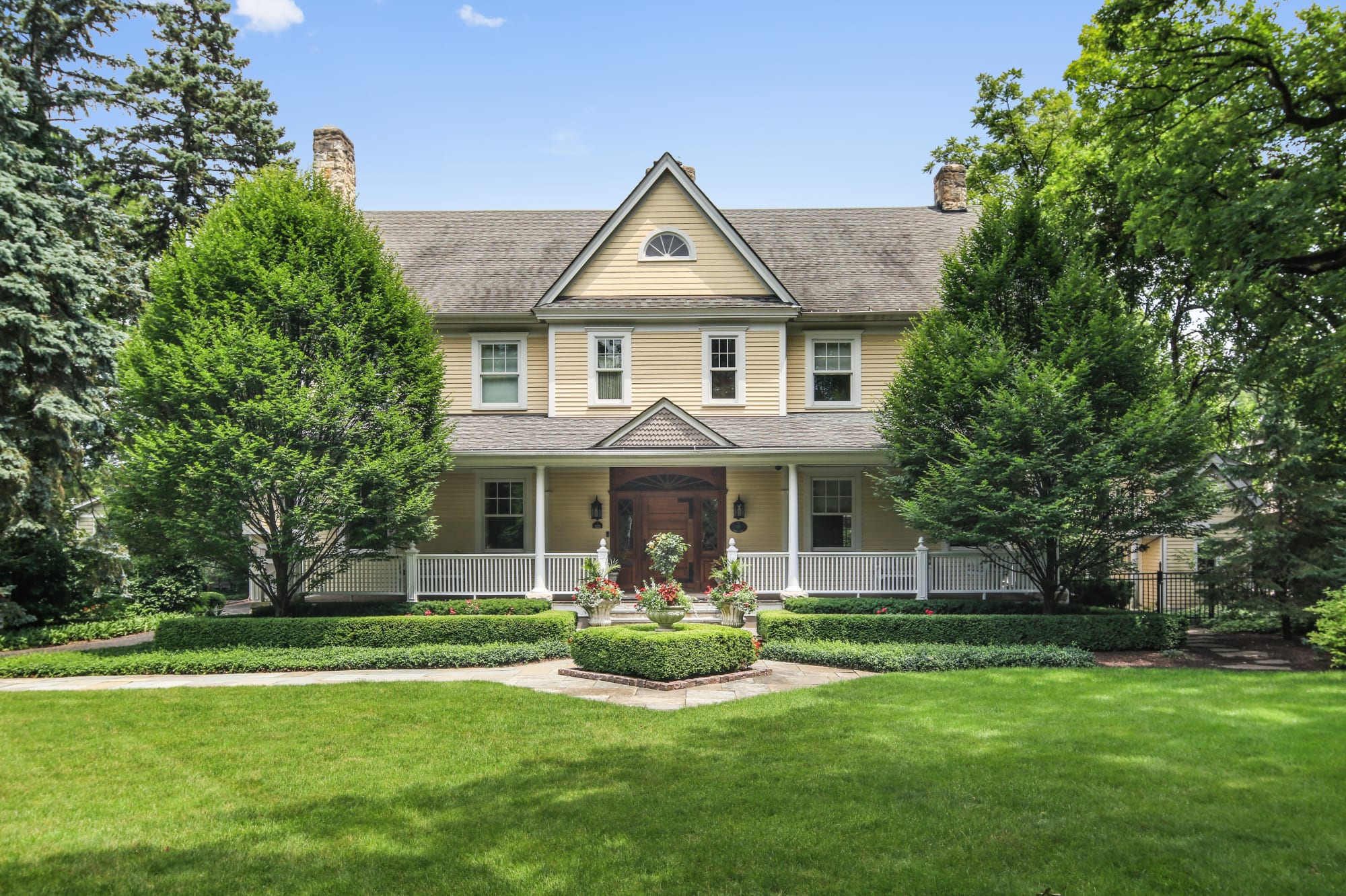 Dawn McKenna TopRanked Chicago Luxury Real Estate Agent