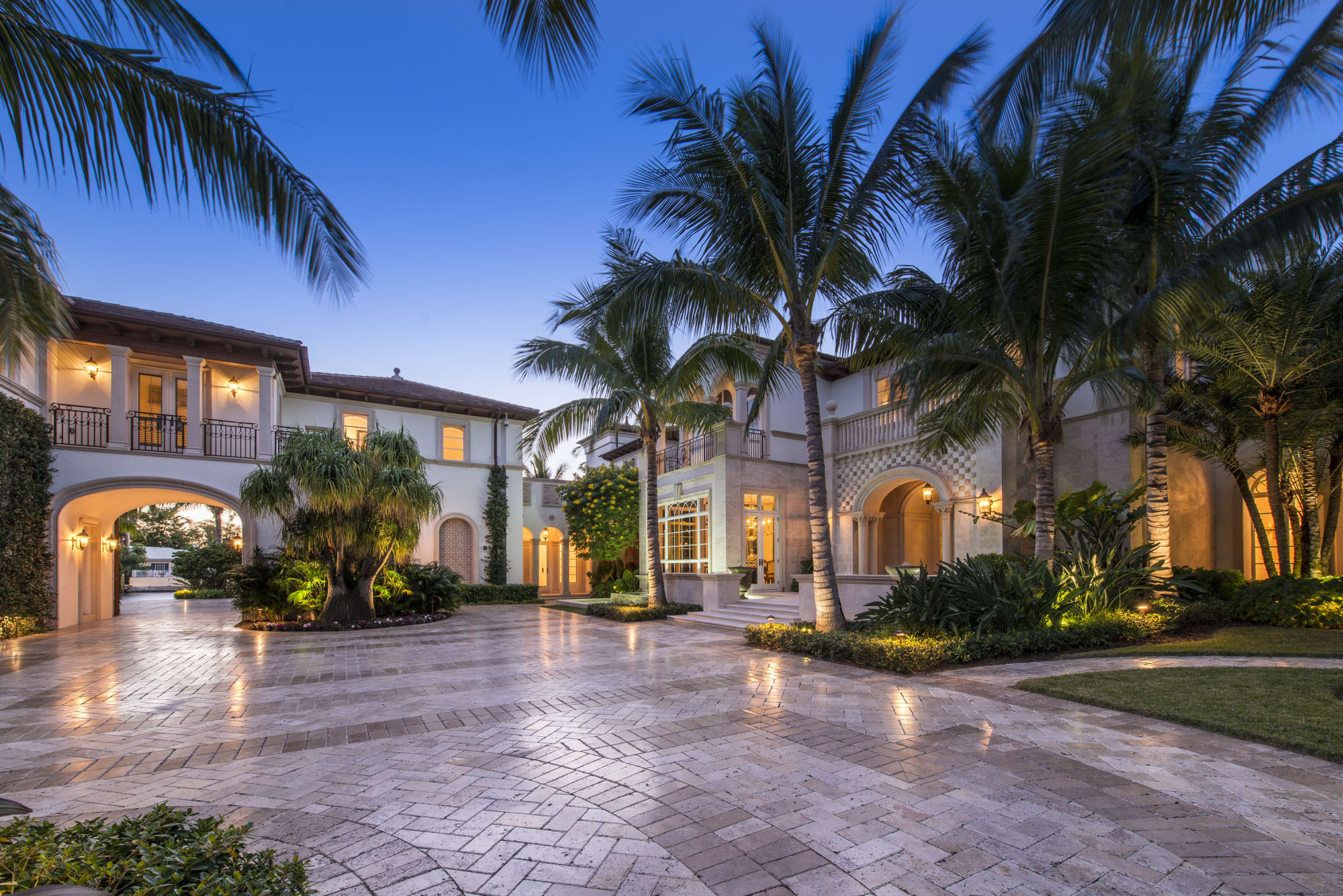 Fort Lauderdale luxury real estate offered by the Tim Elmes Group