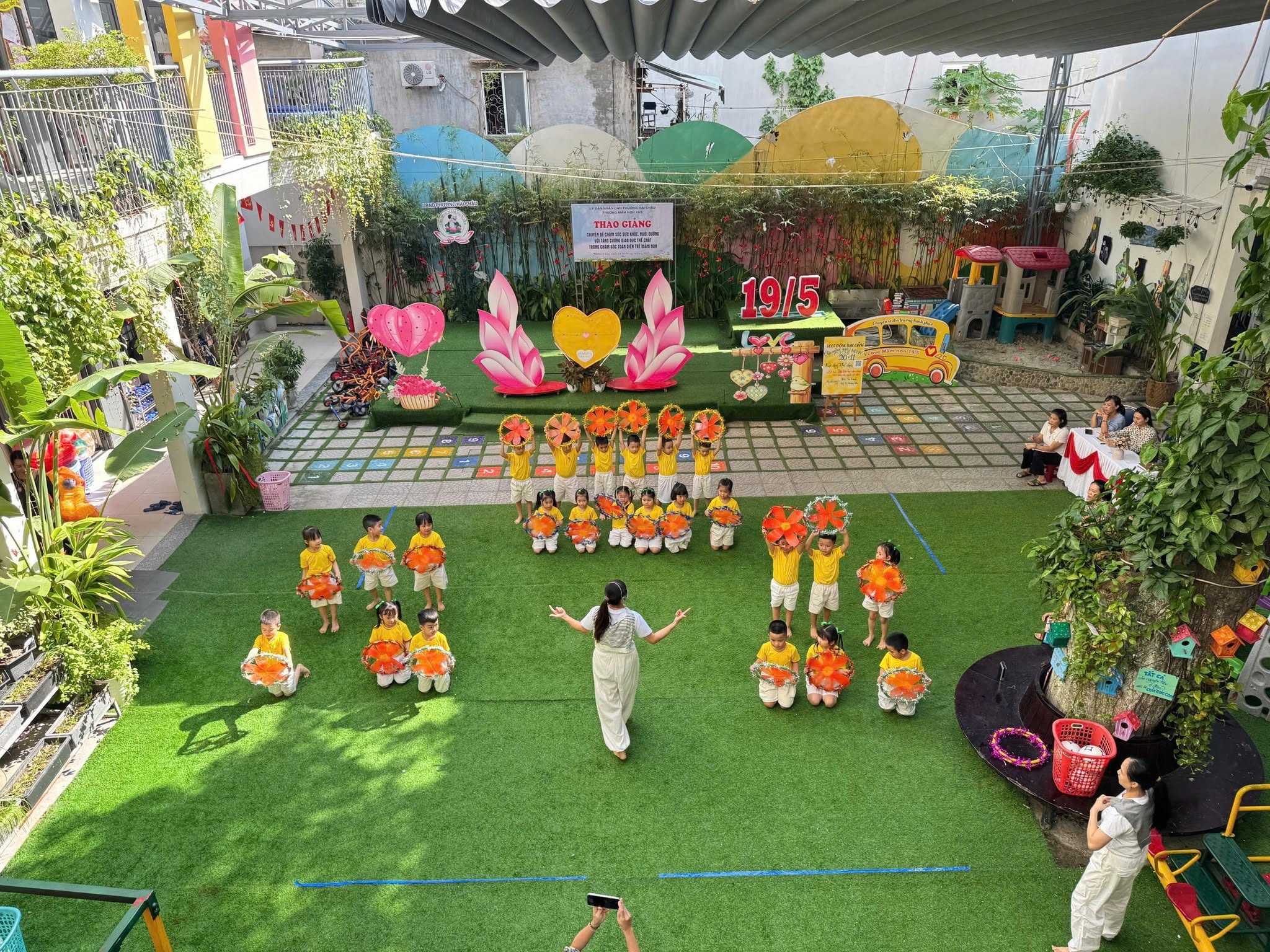 Thông tin giáo dục